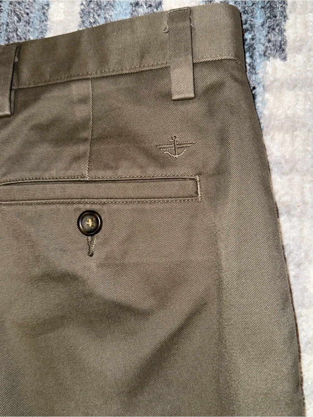 Dockers D3 Men’s Brown Grey Straight Leg Flat Front Chinos 34x30 Stretch Comfort